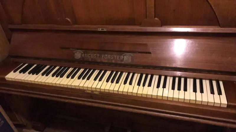 Piano zn. August Förster